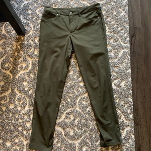 Olive green Lululemon ABC slim fit pants 31/32. In excellent condition